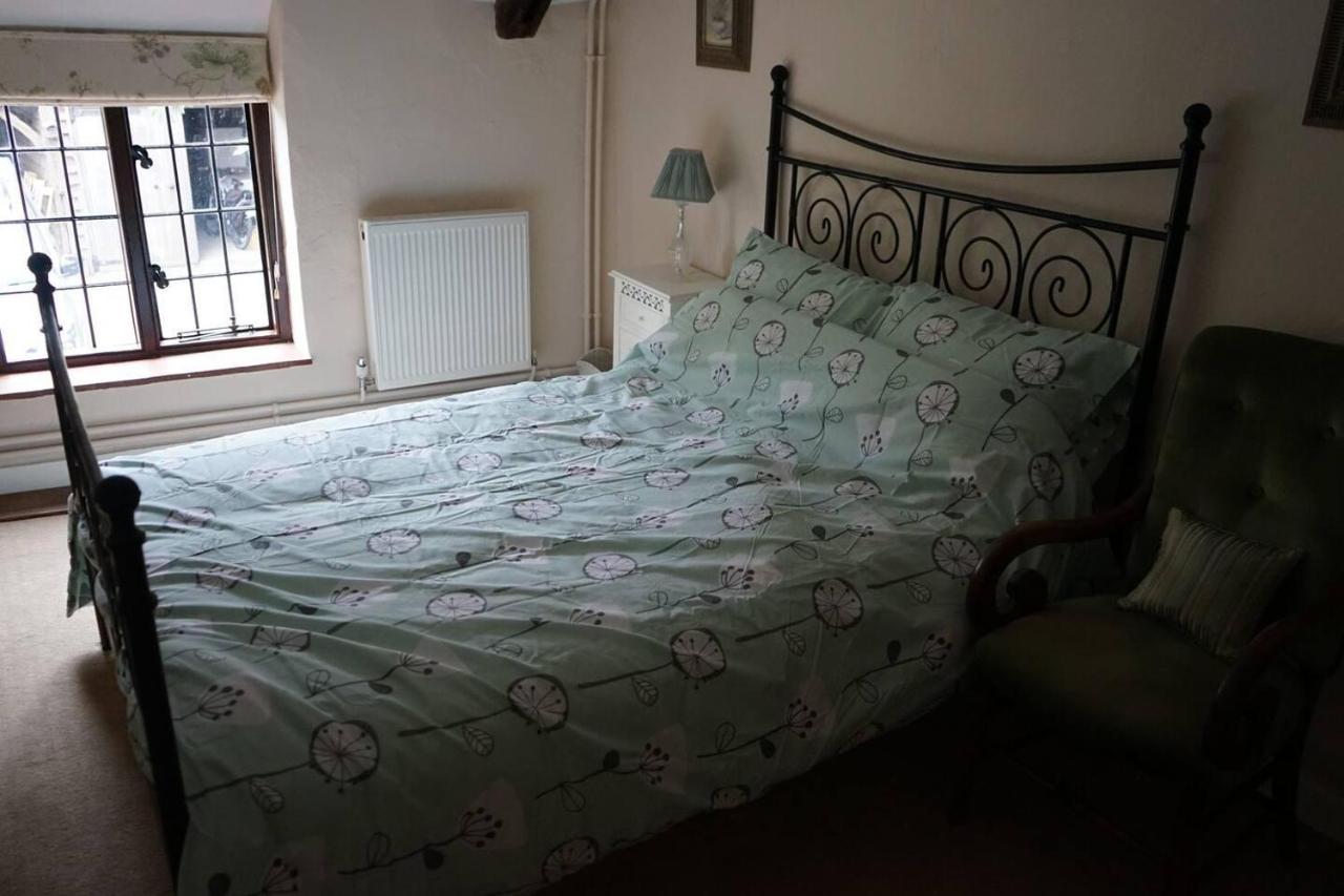 Вилла Stunning Historic 2-Bed House In Шефтсбери Экстерьер фото