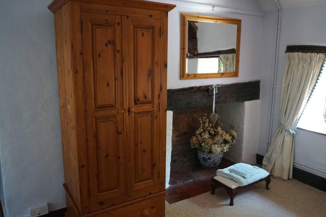 Вилла Stunning Historic 2-Bed House In Шефтсбери Экстерьер фото